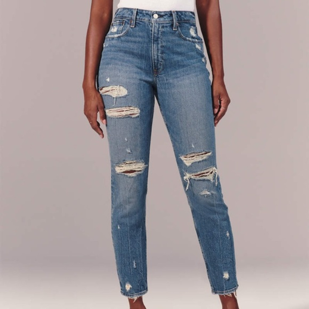 Abercrombie & Fitch Curve Love High Rise Distressed Mom Jeans Medium Wash 25 / 0
